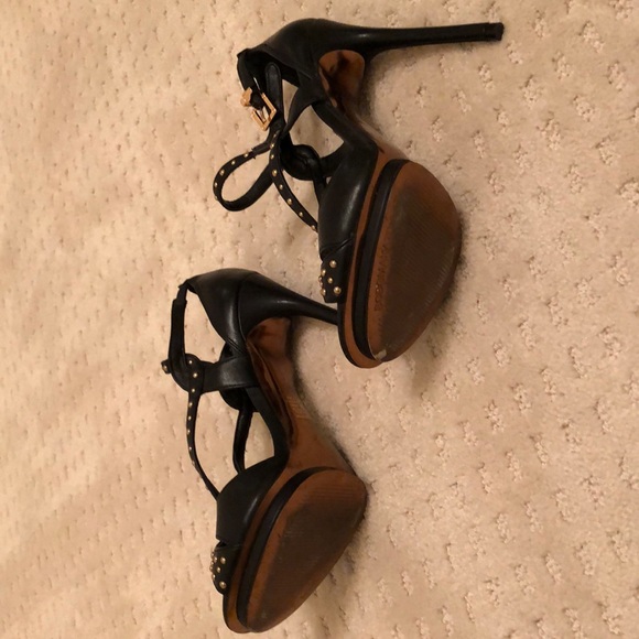 Gorgeous BCBG heels - Picture 4 of 5